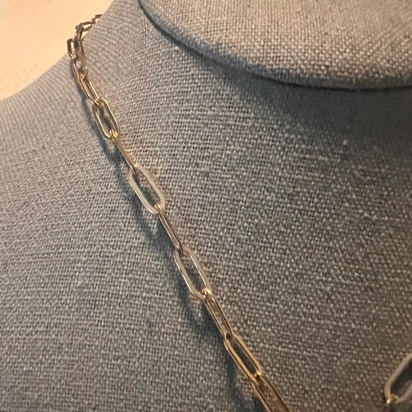 Gold Tone Lock Toggle Paper Clip Link Chain - Picture 4 of 6